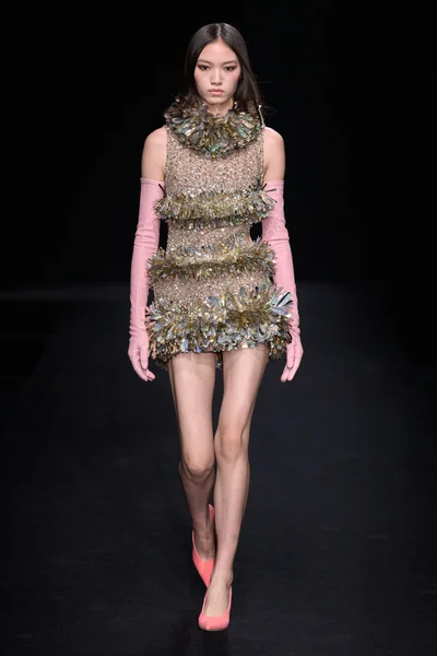 Look 9